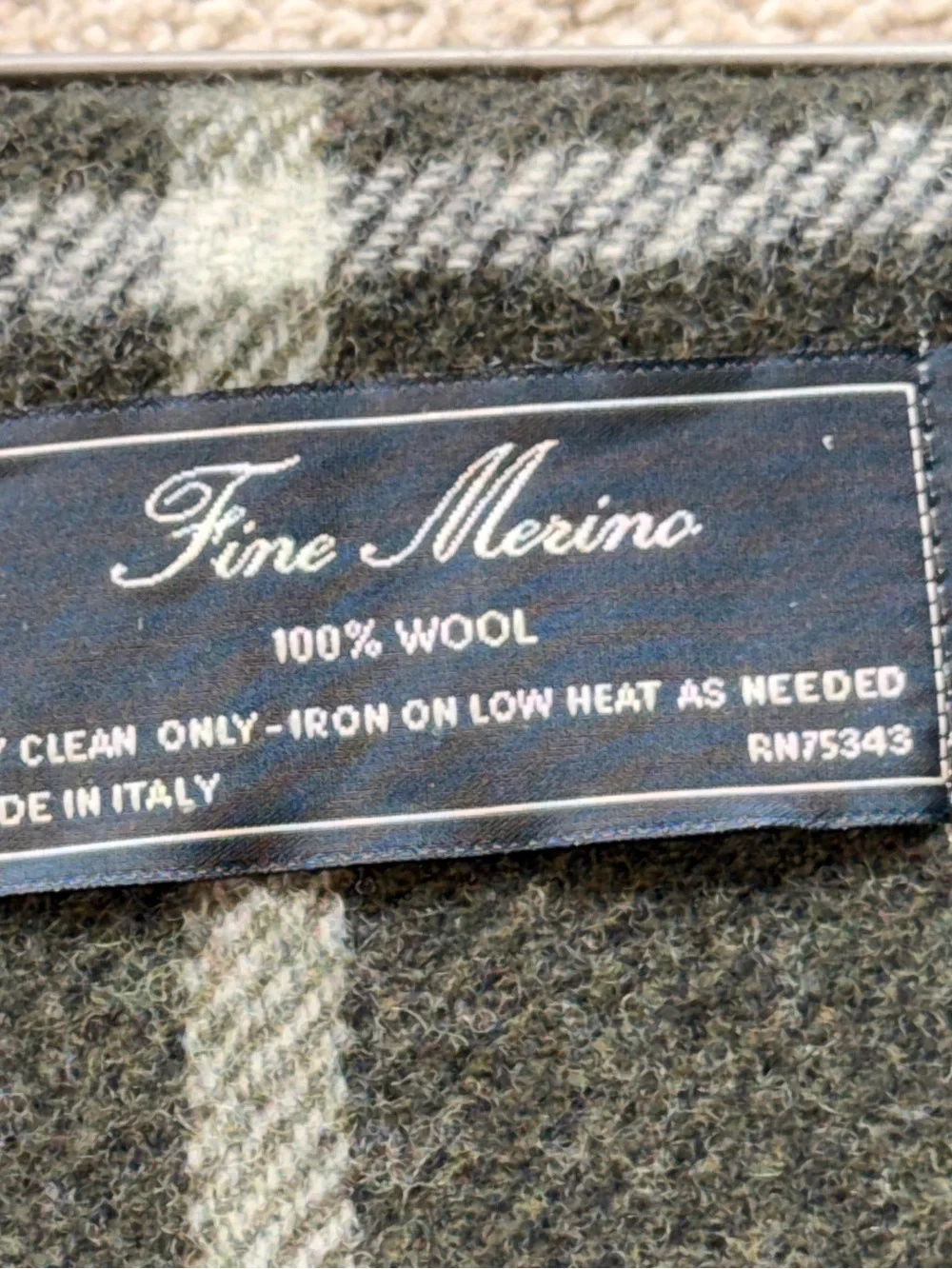 NWT NIB Men’s Fine Merino 100% Wool Green Plaid Scarf Made in Italy